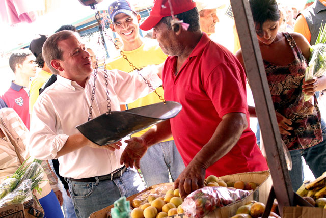 Guanipa: El compromiso es estar en la calle donde sobran voces del hambre