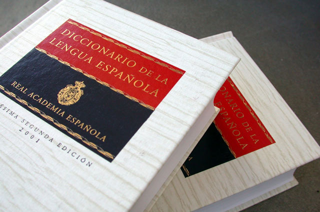 Toma nota: la RAE eliminó dos letras del abecedario y cambió los nombres de otras tres