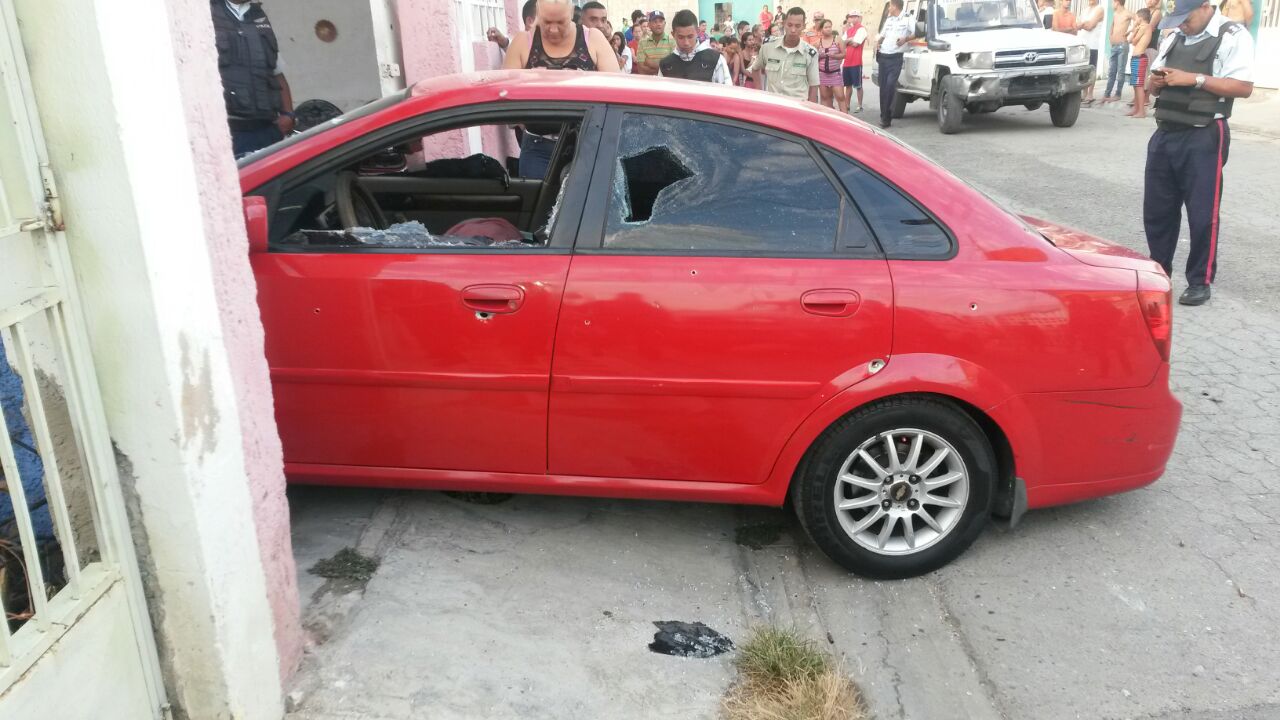 Asesinan a un funcionario de Poliaragua saliendo de su casa