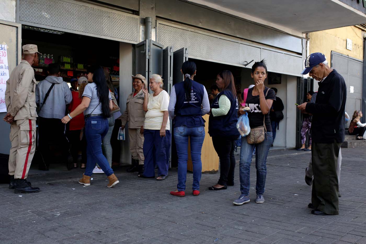 En las panaderías socialistas suben los precios y escasea la materia prima