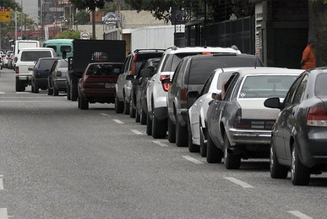 Colas en gasolineras, Barquisimeto, 22 de marzo