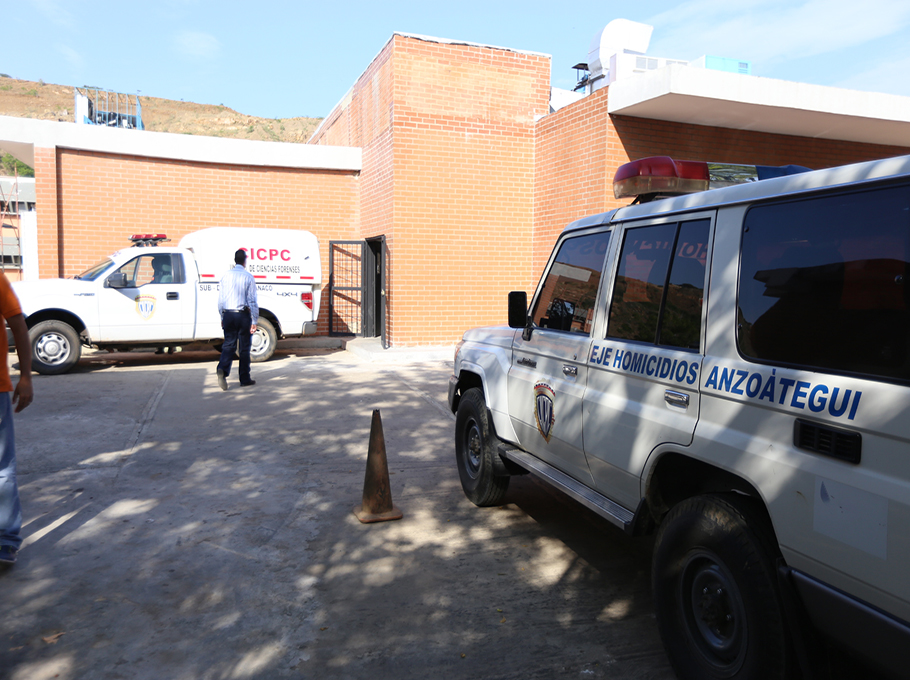 ¡Horror en Puerto la Cruz! Lo acuchilló en el pecho porque le tiró la basura al frente de su casa