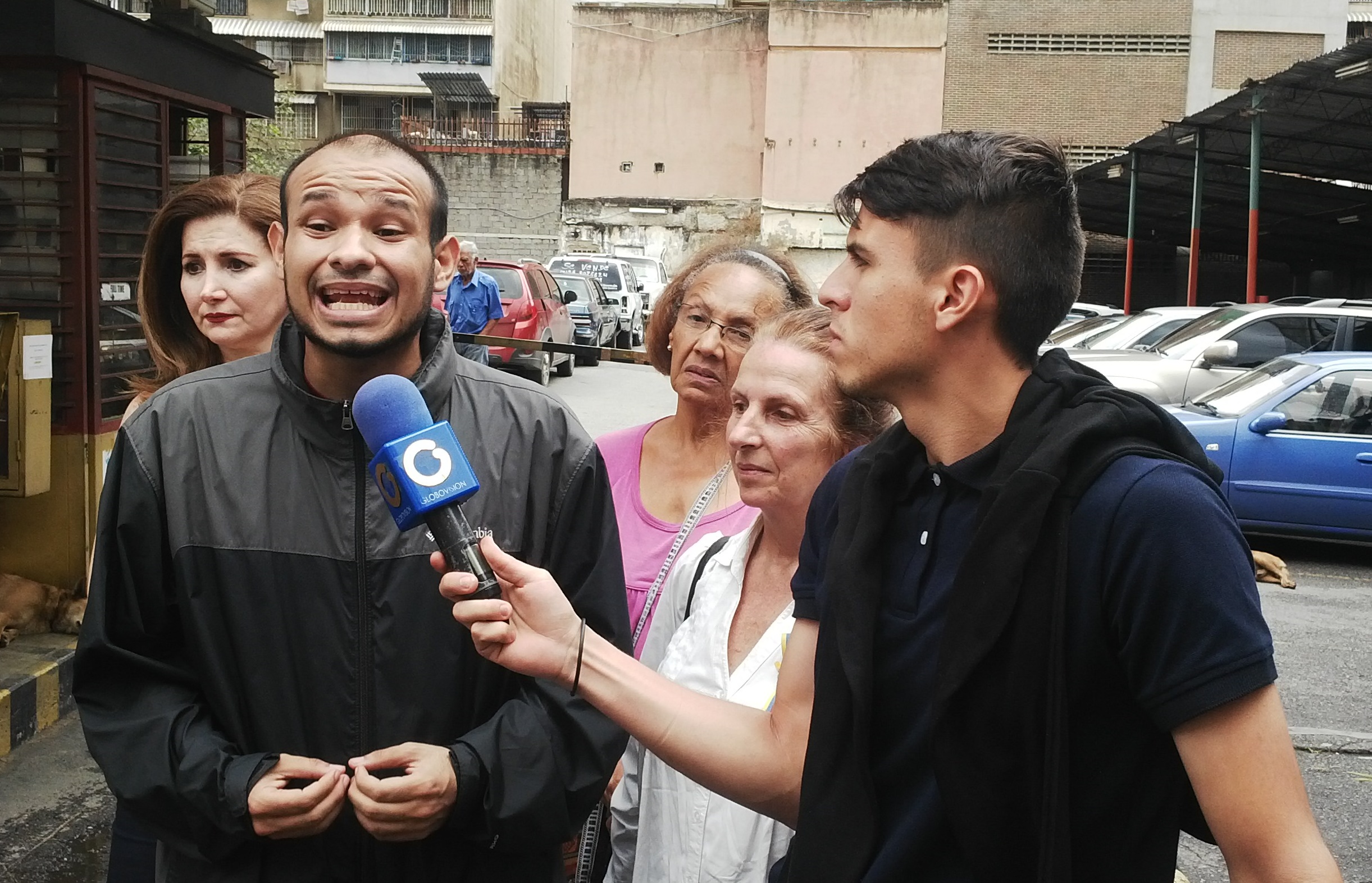 Denuncian que colectivos armados invadieron estacionamiento en La Candelaria