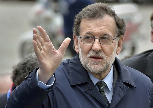 Spanish Prime Minister Mariano Rajoy arrives at a European People's Party (EPP) meeting ahead of a EU summit in Brussels, Belgium, March 9, 2017. REUTERS/Eric Vidal