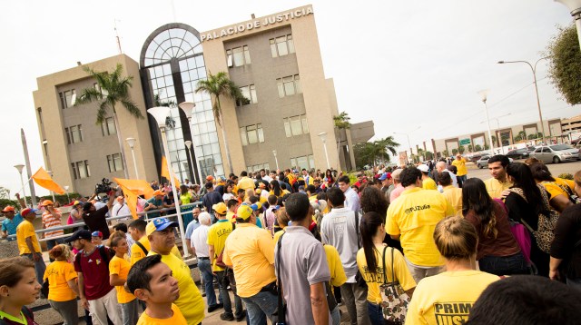 Manifestantes rechazaron las sentencias 155 y 156 del TSJ en Zulia