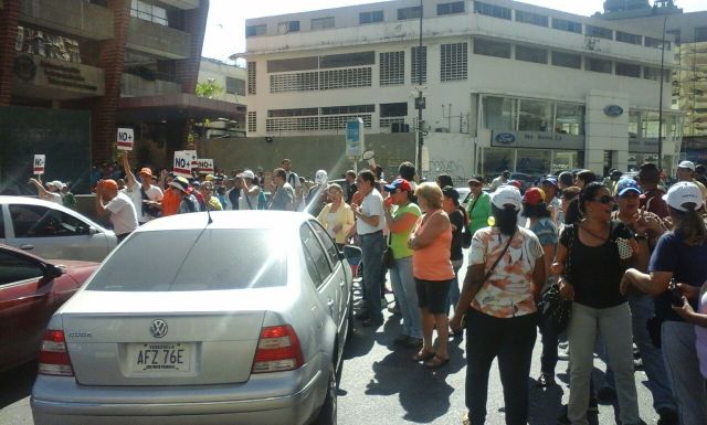 Manifestantes en Los Cortijos Foto: lapatilla.1eye.us