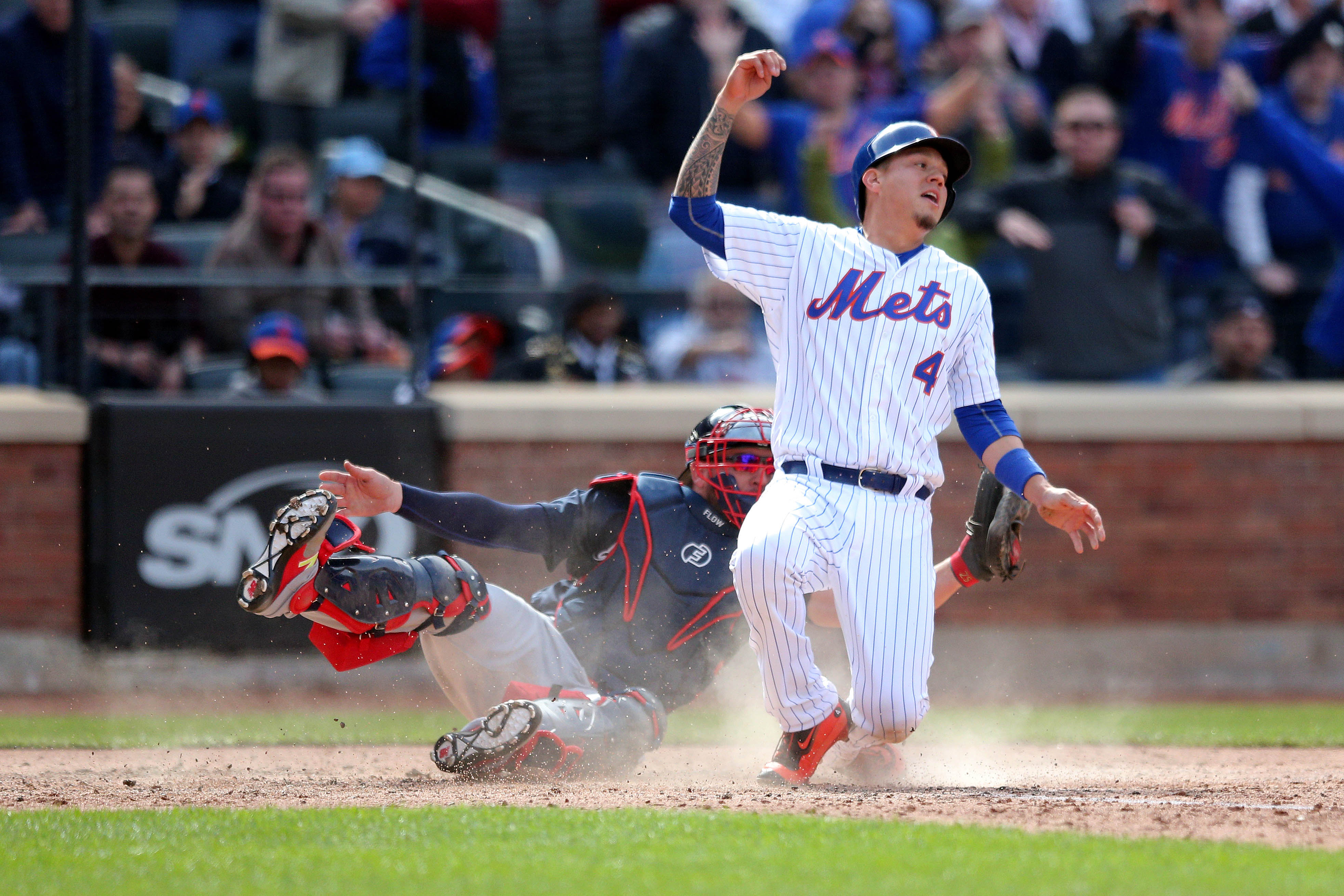 Wilmer Flores demuestra su valor en el lineup de los Mets contra los zurdos