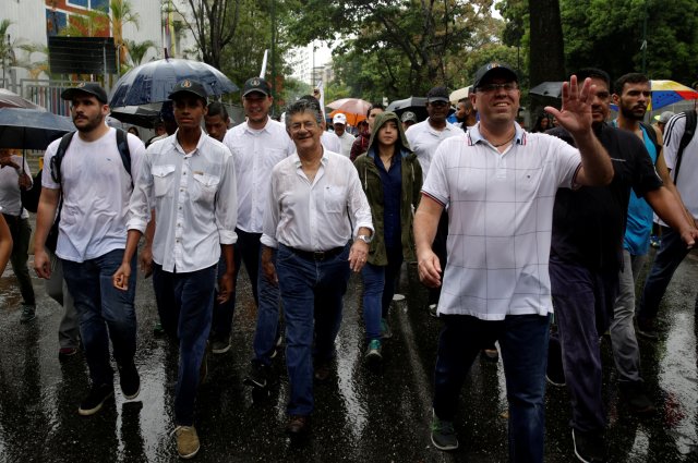 Diputados acompañaron a los caraqueños en las acciones de calle. Foto: Reuters