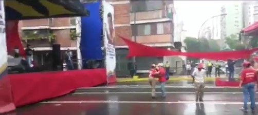 ¿Y los autobuses? … Así fue la concentración de los “rojitos” a pleno mediodía este #13Abr (+Video + Qué pena)