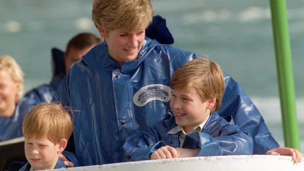 El príncipe Harry vivió en el caos total tras la muerte de Diana