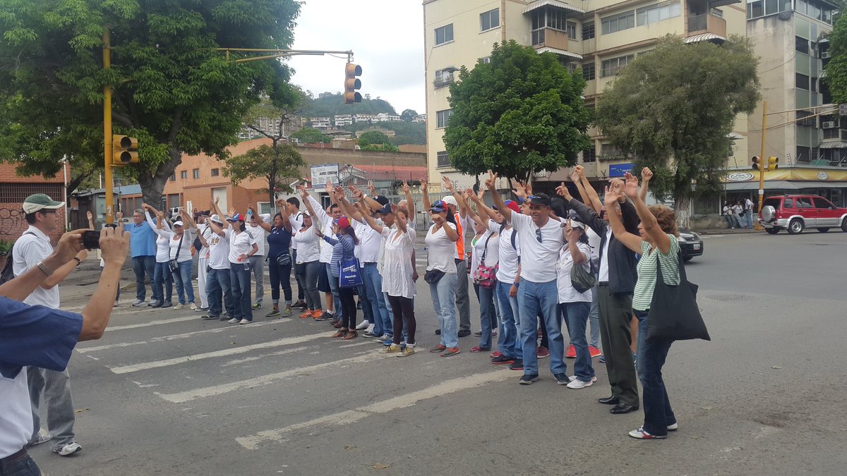 Comienzan a concentrarse en Santa Mónica para la marcha de este #22Abr (Foto)