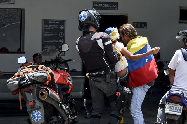 Al menos 16 personas han sido ingresadas a Salud Chacao tras la represión de este jueves.