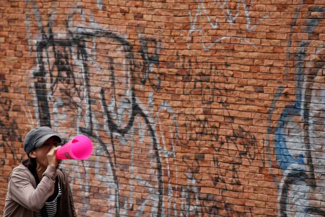 A demonstrator shouts slogans during a protest against Venezuela's President Nicolas Maduro's government in Caracas, Venezuela May 2, 2017. REUTERS/Carlos Garcia Rawlins