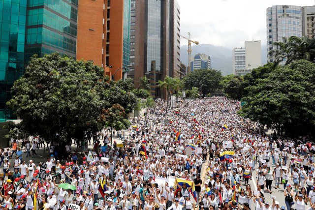 Demonstrators attend a women's march to protest against President Nicolas Maduro's government in Caracas, Venezuela, May 6, 2017. REUTERS/Carlos Garcia Rawlins