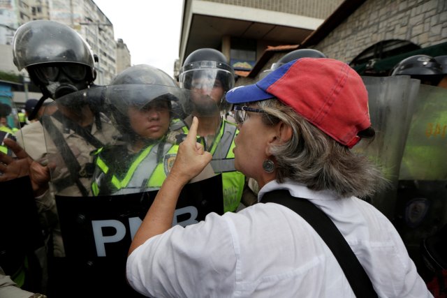 Las imágenes más inspiradoras que nos dejaron nuestros "viejos" en la #MarchadelosAbuelos REUTERS/Marco Bello