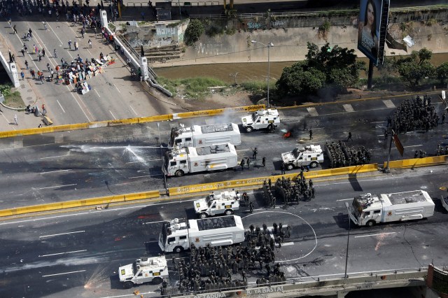 La GN reprimió una vez más la manifestación opositora (Foto: Reuters)