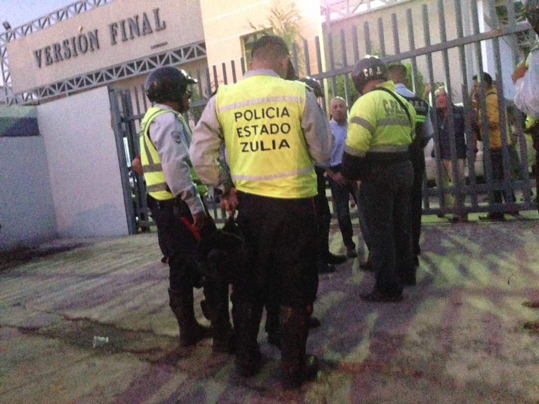 Atentado contra sede de Versión Final: Un herido