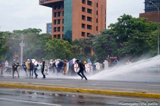 GN efectuó fuerte represión en Caracas este 3 de mayo. Foto: lapatilla.1eye.us / Gabriela Gómez