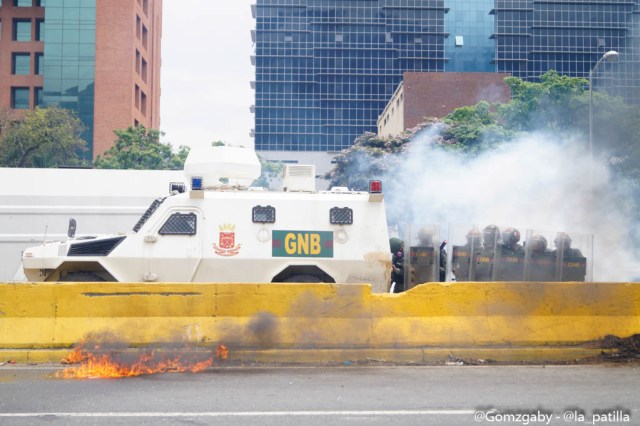 GN efectuó fuerte represión en Caracas este 3 de mayo. Foto: lapatilla.1eye.us / Gabriela Gómez