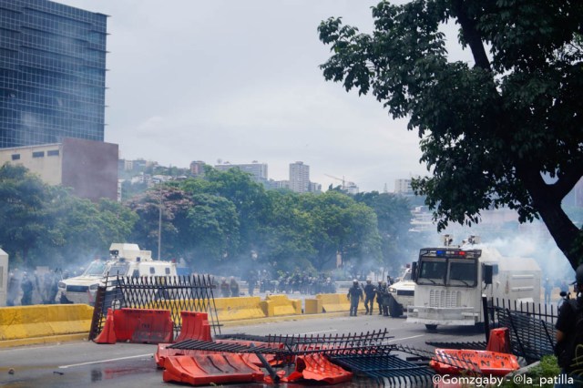 GN efectuó fuerte represión en Caracas este 3 de mayo. Foto: lapatilla.1eye.us / Gabriela Gómez