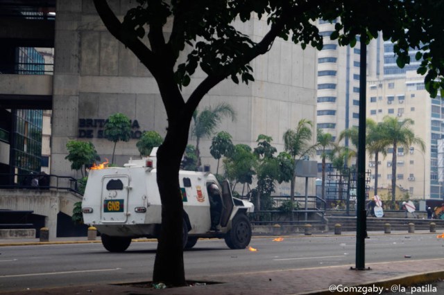 GN efectuó fuerte represión en Caracas este 3 de mayo. Foto: lapatilla.1eye.us / Gabriela Gómez