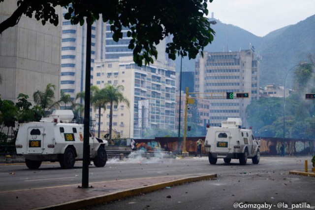 GN efectuó fuerte represión en Caracas este 3 de mayo. Foto: lapatilla.1eye.us / Gabriela Gómez