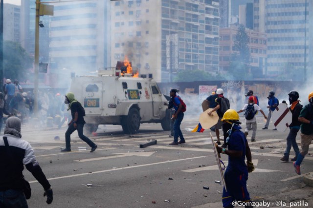 GN efectuó fuerte represión en Caracas este 3 de mayo. Foto: lapatilla.1eye.us / Gabriela Gómez