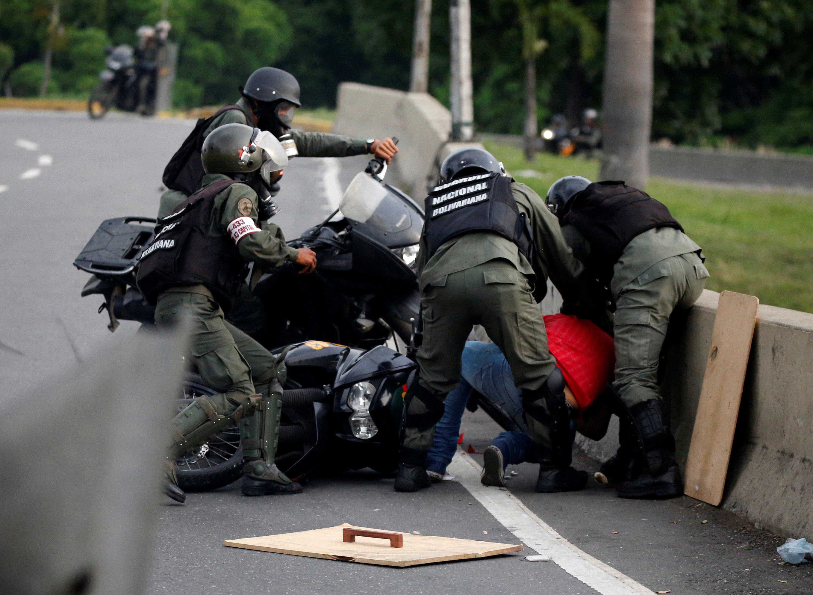 ¡Dictadura! Ante distanciamiento del MP: Tribunales militares ordenan prisión para civiles