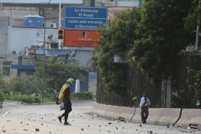 Represión en la Autopista Francisco Fajardo. Foto: Régulo Gómez /Lapatilla