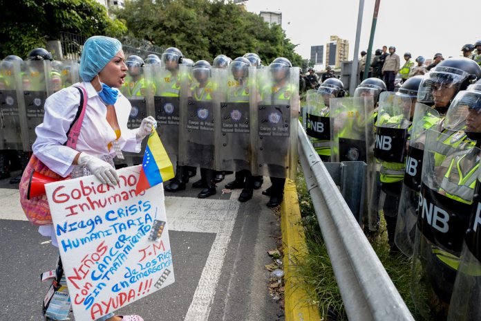 Médicos y enfermeras de Carabobo marcharán con sus batas hasta Insalud