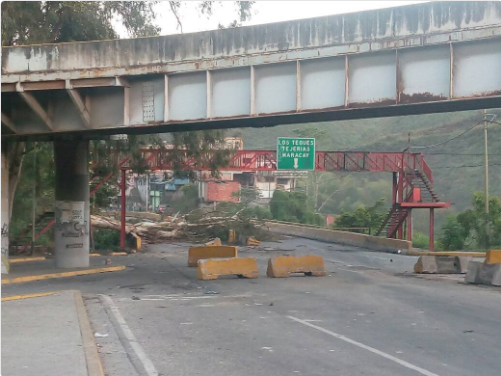 Cerrado el paso en varios puntos de la Panamericana por barricadas #18May