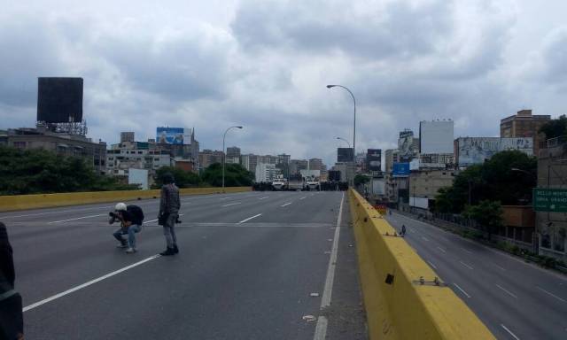 Pared de efectivos de la Guardia Nacional en la Francisco Fajardo / Foto La Patilla