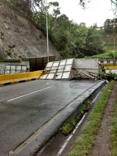 Represión en Altos Mirandinos / Foto La Patilla