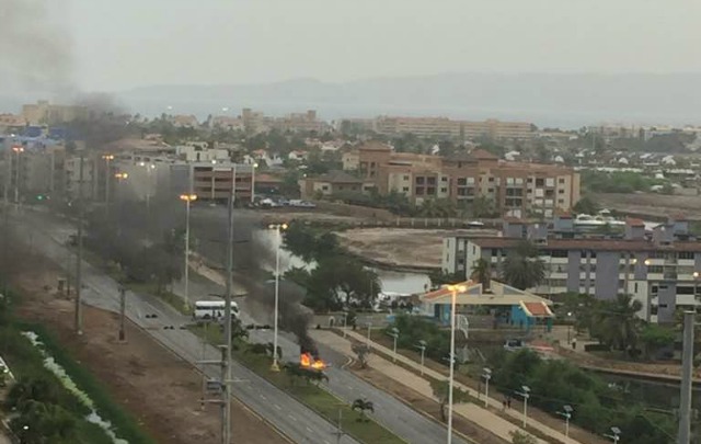 Foto: Reportan barricadas en varios puntos de Anzoátegui el 22 de Mayo / Anzoátegui Plural