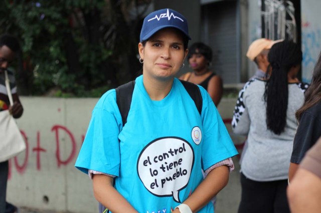 Un gentío fue a respaldar a RCTV en la plaza Alfredo Sadel a diez años del cierre. Foto: Régulo Gómez / lapatilla.1eye.us