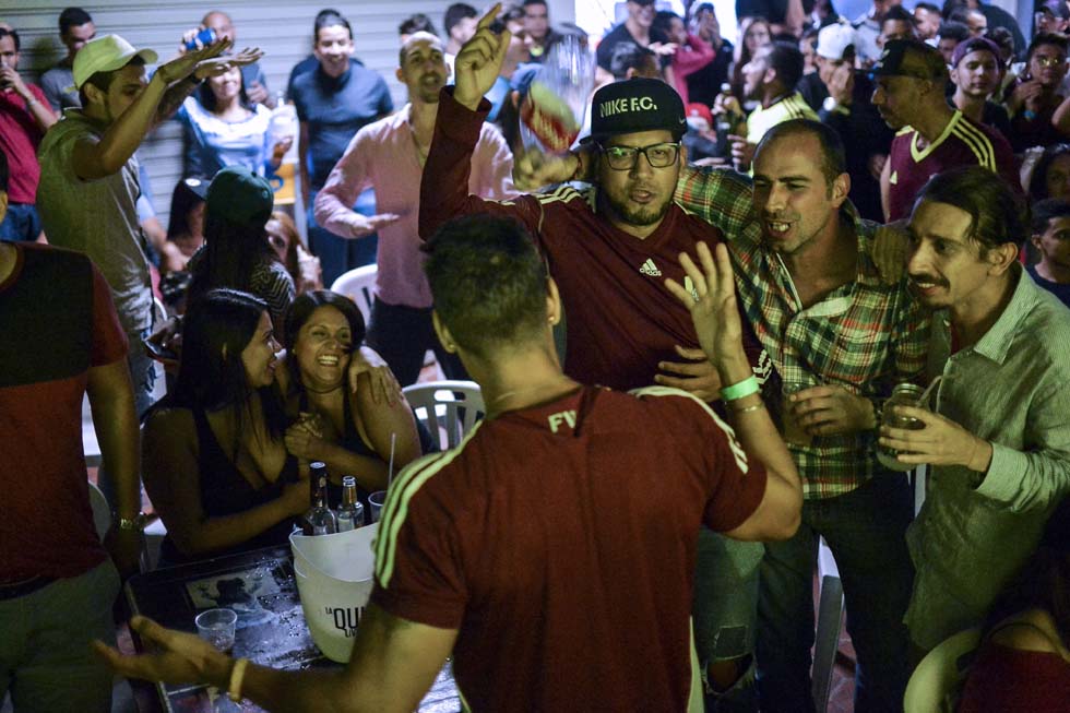 En Fotos: Entre lágrimas y alegría caraqueños vivieron el momento de gloria de la Vinotinto Sub 20