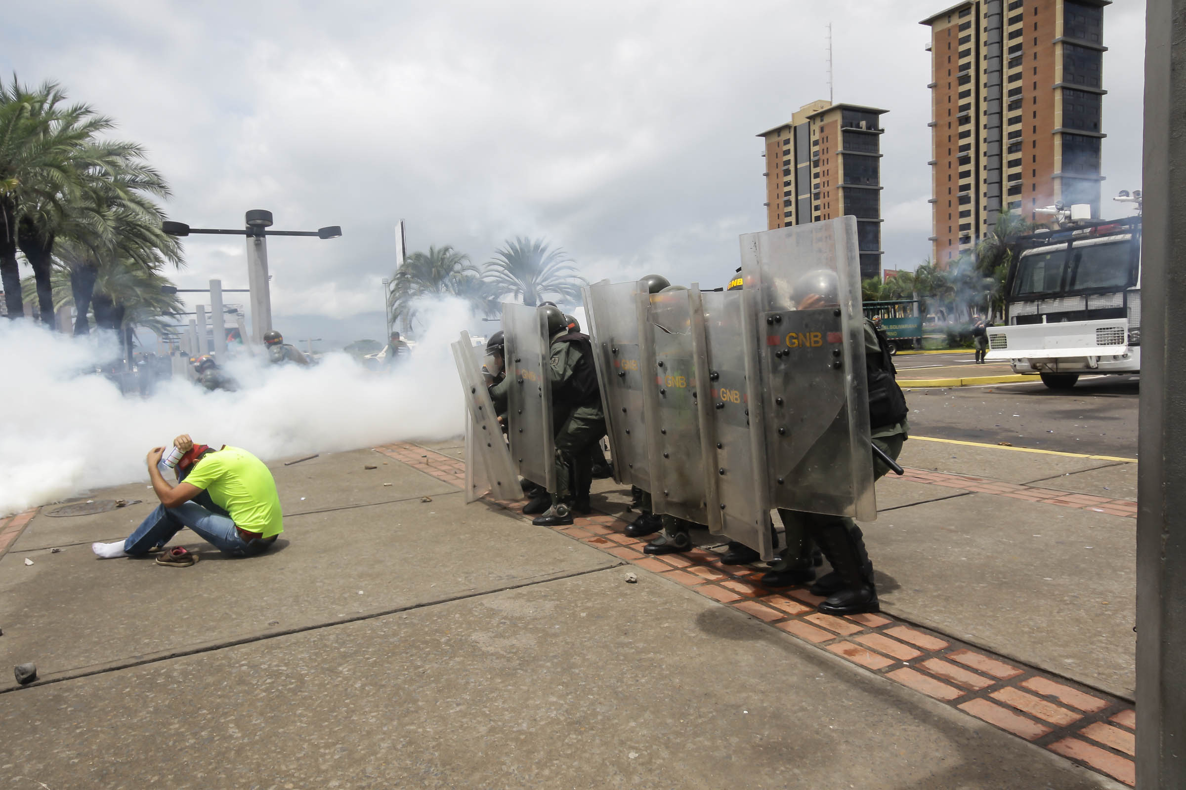 El autoritarismo y la bota militar violentan manifestación universitaria en Puerto Ordaz