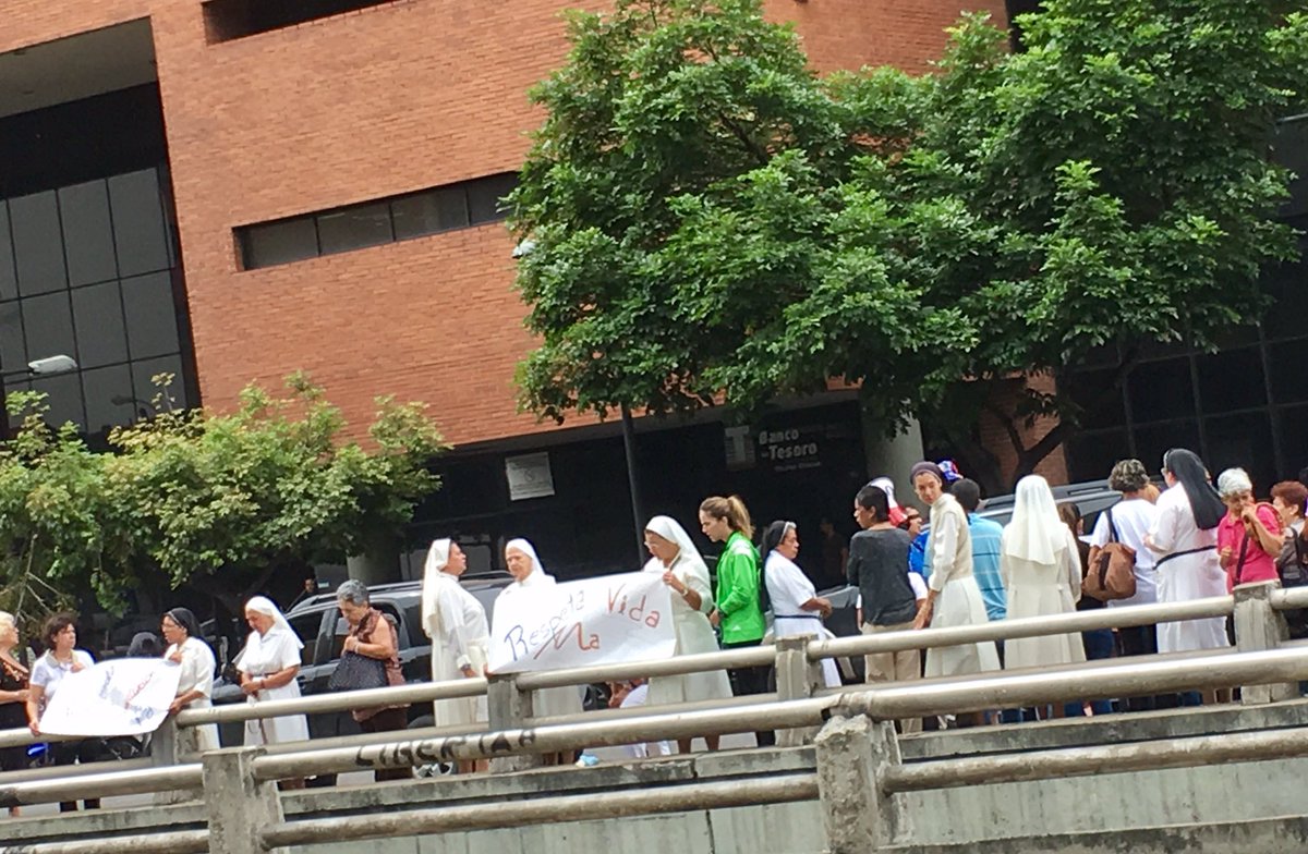 Monjas protestan en el lugar donde cayó Neomar Lander, piden respeto a la vida (Video)