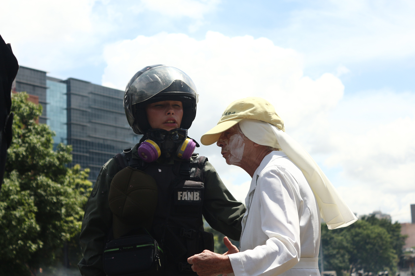 En Fotos: Estos fueron los héroes y personajes de las manifestaciones de este #19Jun