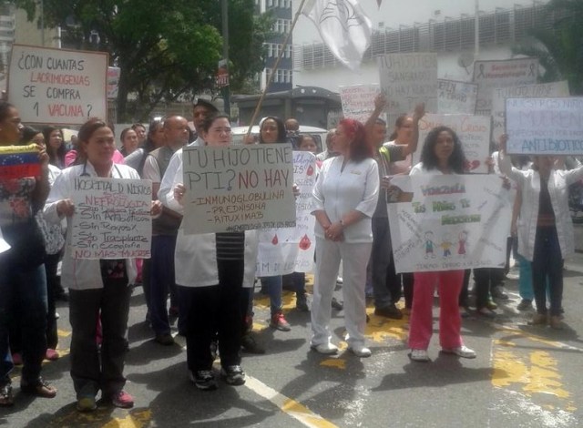 Protestan en el JM de los Ríos