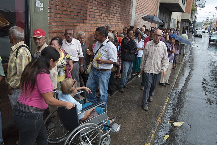 Sudeban ordena a bancos no limitar retiro de efectivo a los pensionados