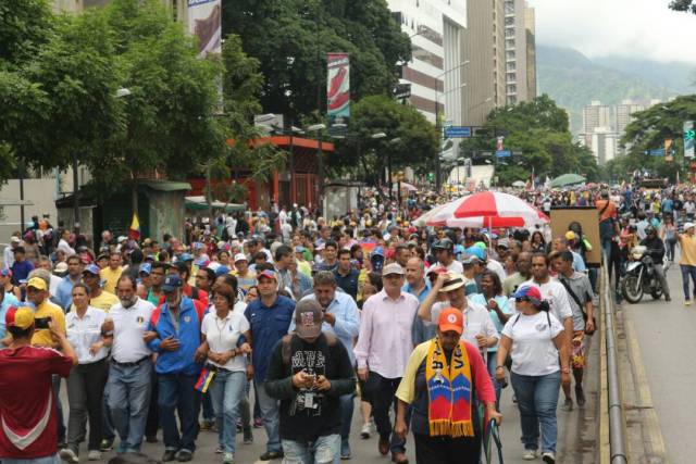 Oposición marcha desde Plaza Altamira al CNE este #7Jun / Foto Eduardo Ríos -lapatilla.1eye.us