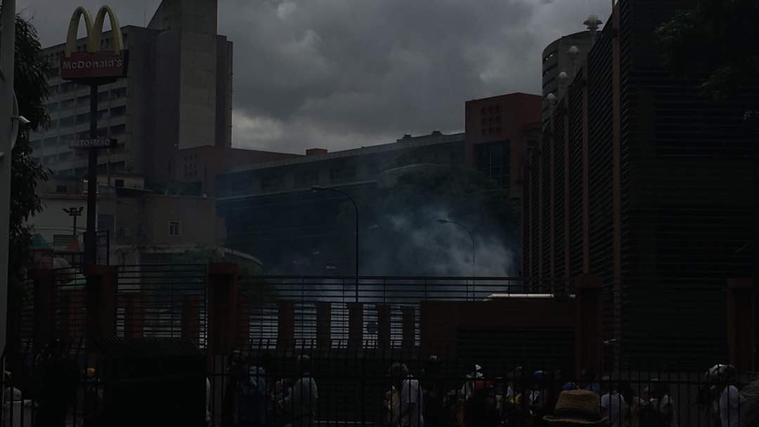 Comenzó la represión contra la marcha opositora en Bello Monte (Videos)