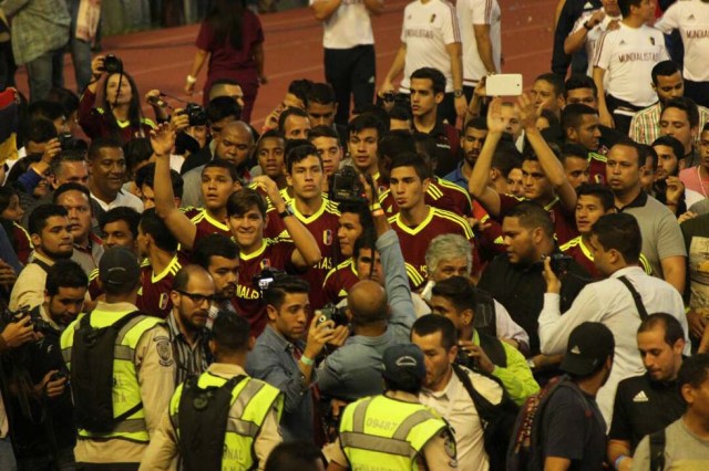 ¡Campeones en nuestros corazones! Las imágenes que no viste del recibimiento de la Vinotinto Sub 20. Foto: Eduardo Ríos / lapatilla.1eye.us