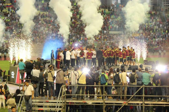 ¡Campeones en nuestros corazones! Las imágenes que no viste del recibimiento de la Vinotinto Sub 20. Foto: Eduardo Ríos / lapatilla.1eye.us