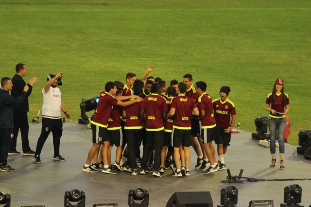 ¡Campeones en nuestros corazones! Las imágenes que no viste del recibimiento de la Vinotinto Sub 20. Foto: Eduardo Ríos / lapatilla.1eye.us