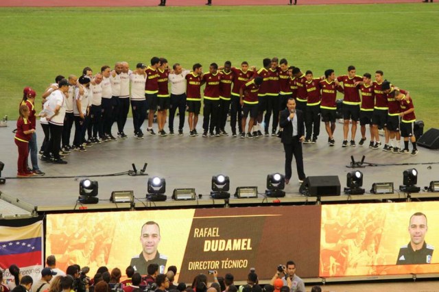 ¡Campeones en nuestros corazones! Las imágenes que no viste del recibimiento de la Vinotinto Sub 20. Foto: Eduardo Ríos / lapatilla.1eye.us