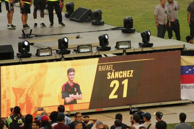 ¡Campeones en nuestros corazones! Las imágenes que no viste del recibimiento de la Vinotinto Sub 20. Foto: Eduardo Ríos / lapatilla.1eye.us