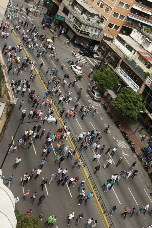 Reprimen en Chacaíto a manifestantes que marchaban hacia la Fiscalía. Foto: Will Jiménez / lapatilla.1eye.us