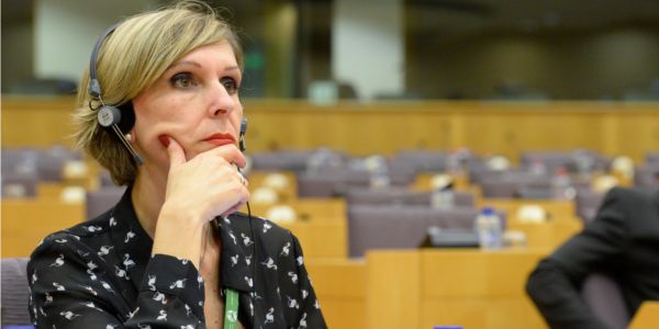 Eurodiputada Beatriz Becerra confía en que ya existan negociaciones entre oposición venezolana y militares